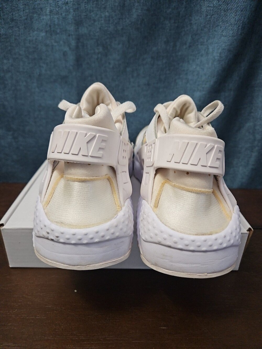 Nike Air Huarache Triple White GS 654275-110 Size 6.5Y | Women's 8 | Retro - Picture 15 of 16